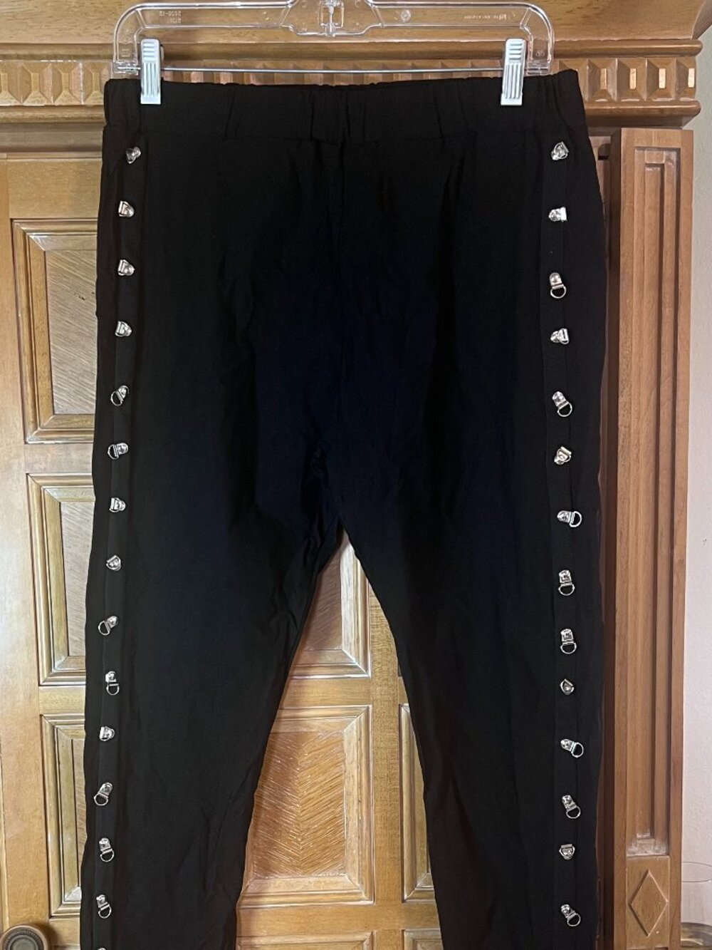 Womens Black High Waisted Elastic Waist Pants w Silver Hook Edging Sides 30x28